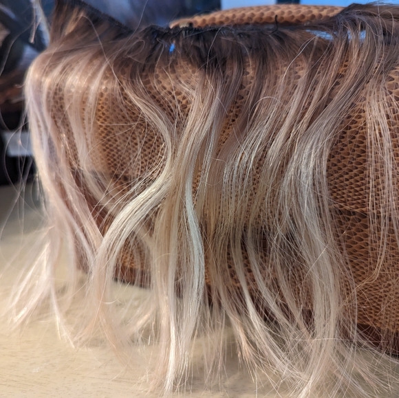 Hair extensions - Picture 13 of 13